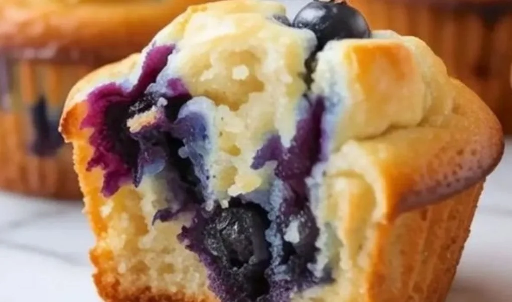 Delicious blueberry muffins with sour cream, ideal for a healthy breakfast