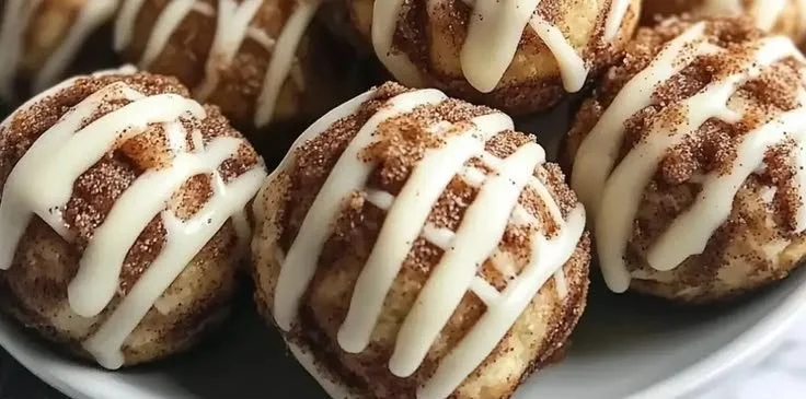 Protein-packed cinnamon roll bites for a healthy snack