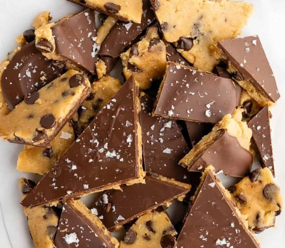 Healthy vegan gluten-free cookie dough bark recipe with chocolate chips.