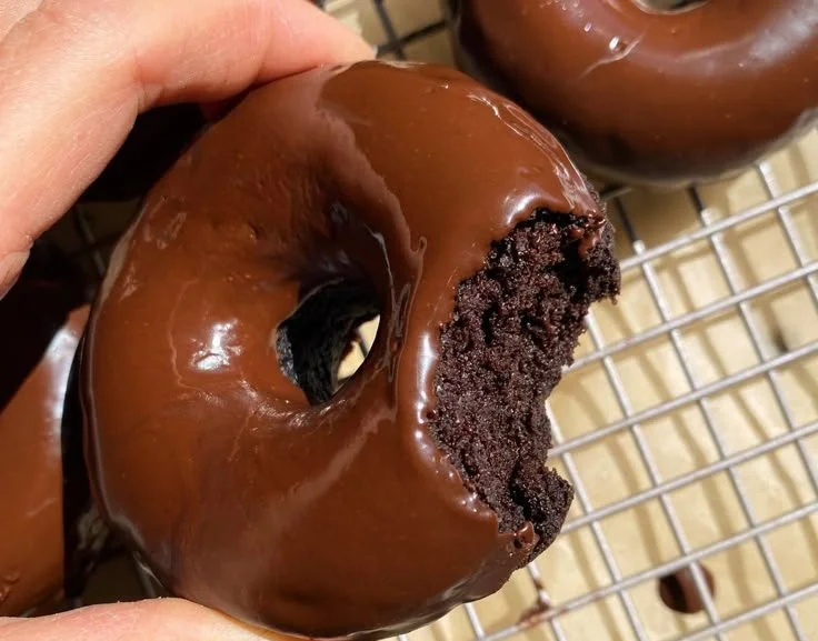Delicious healthy chocolate protein donuts, perfect for a nutritious snack