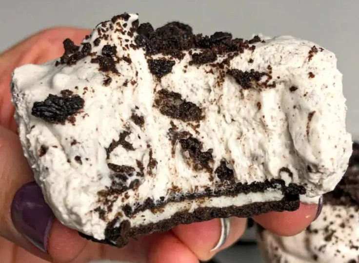 Delicious no-bake Oreo cheesecake bites on a plate