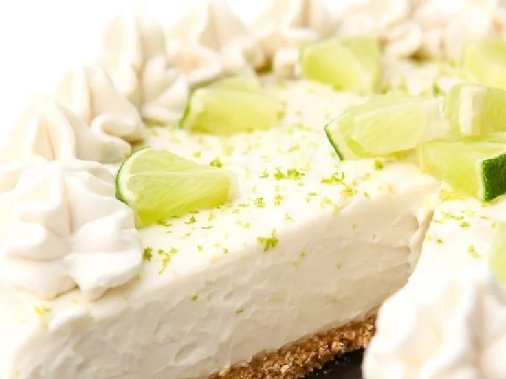 No-bake vegan key lime pie topped with lime slices
