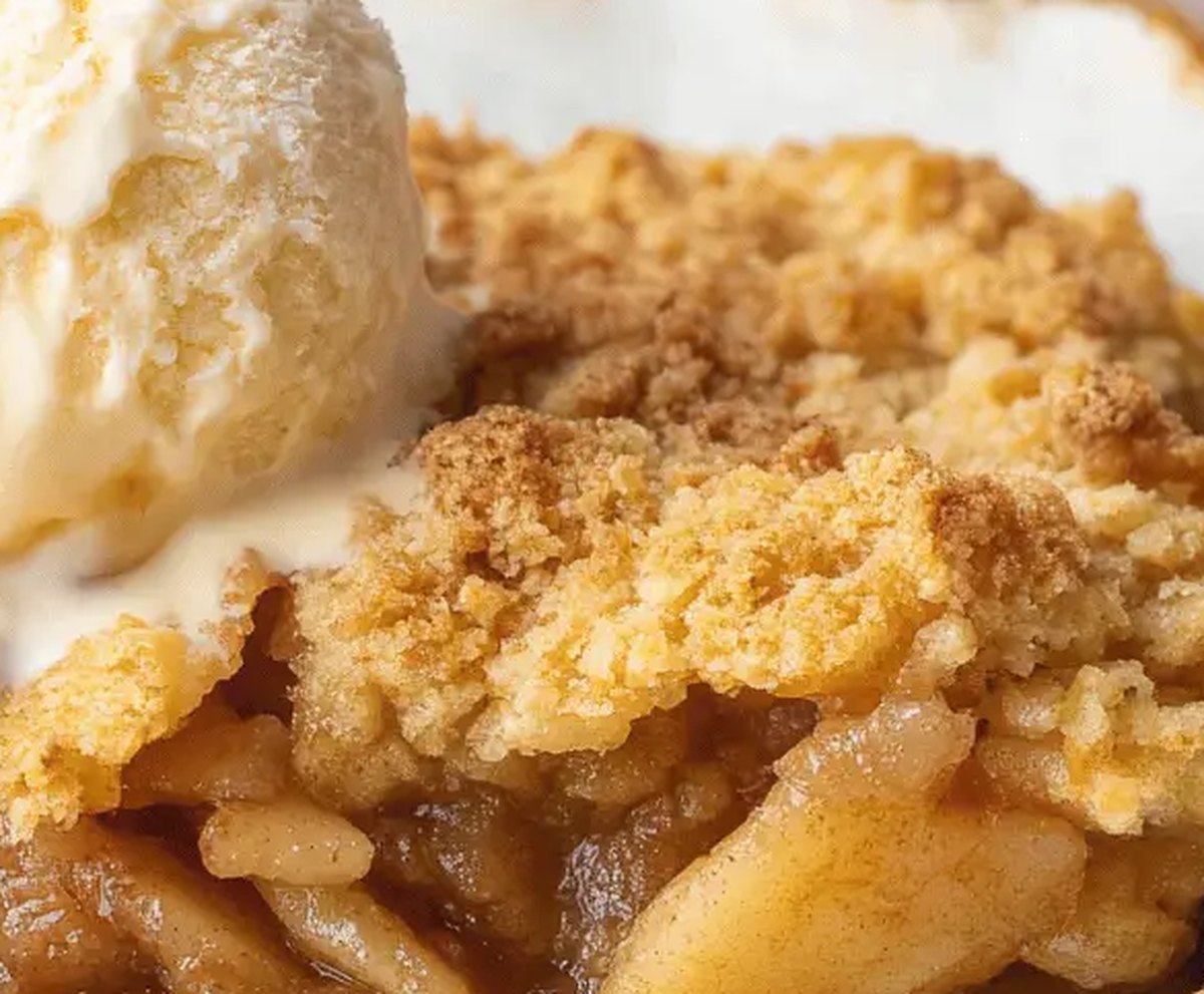Cozy Apple Cobbler